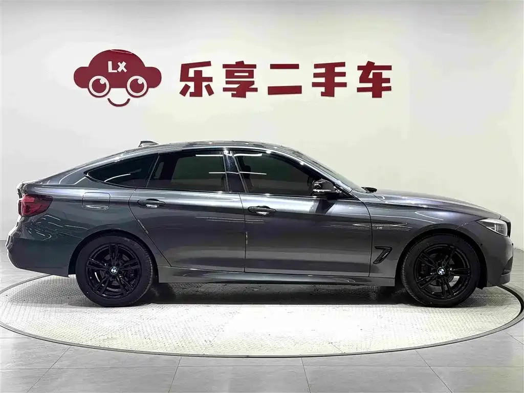 BMW 3 Series GT 320i M Sport Black Night Edition 2021 — фото 6