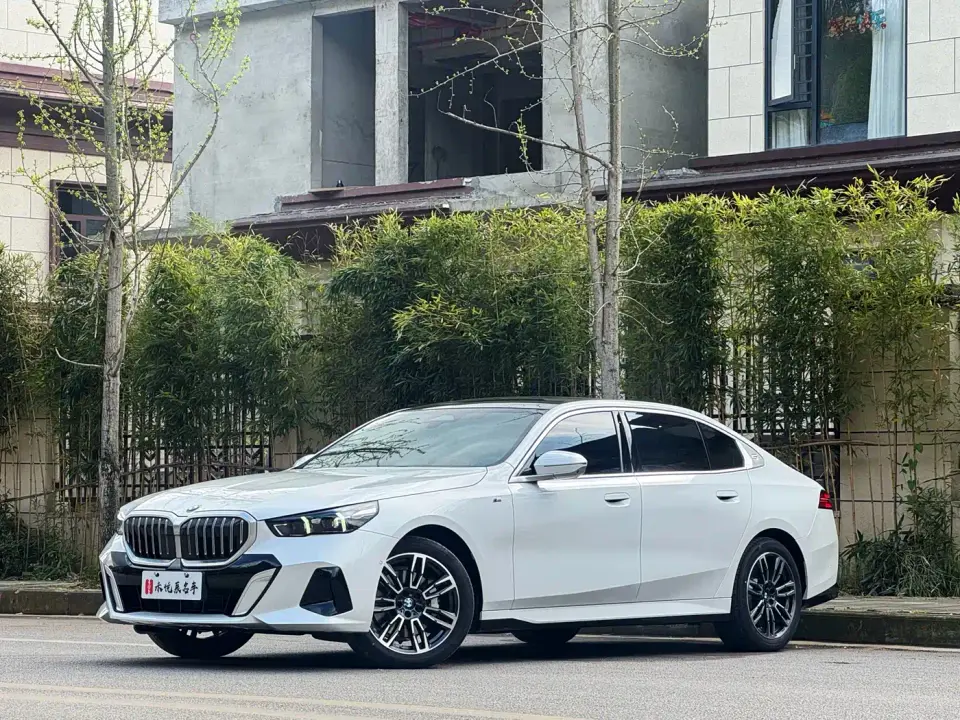 BMW 5 Series 530Li Leading M Sport Package 2026