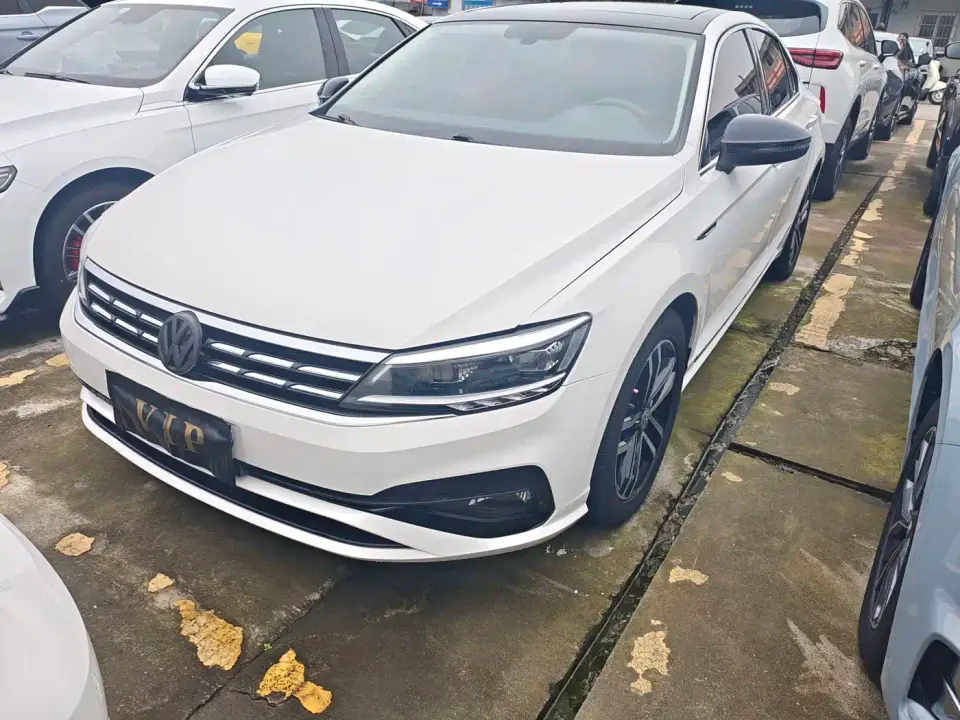 Volkswagen Lamando 280TSI DSG Luxury Phantom Edition 2021