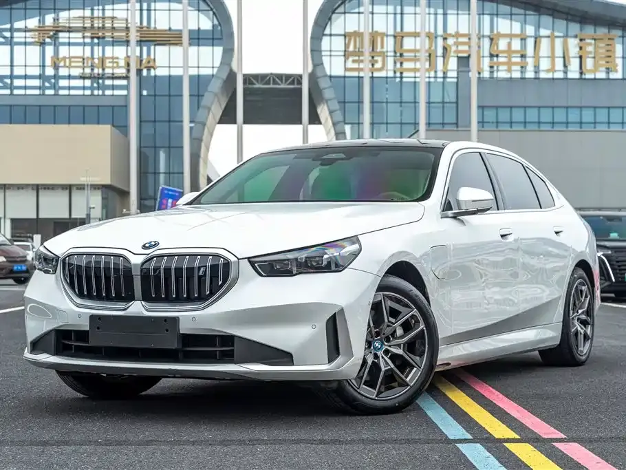 BMW i5 eDrive 35L Premium Luxury Package 2024