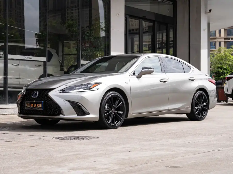 Lexus ES 300h F SPORT 2021