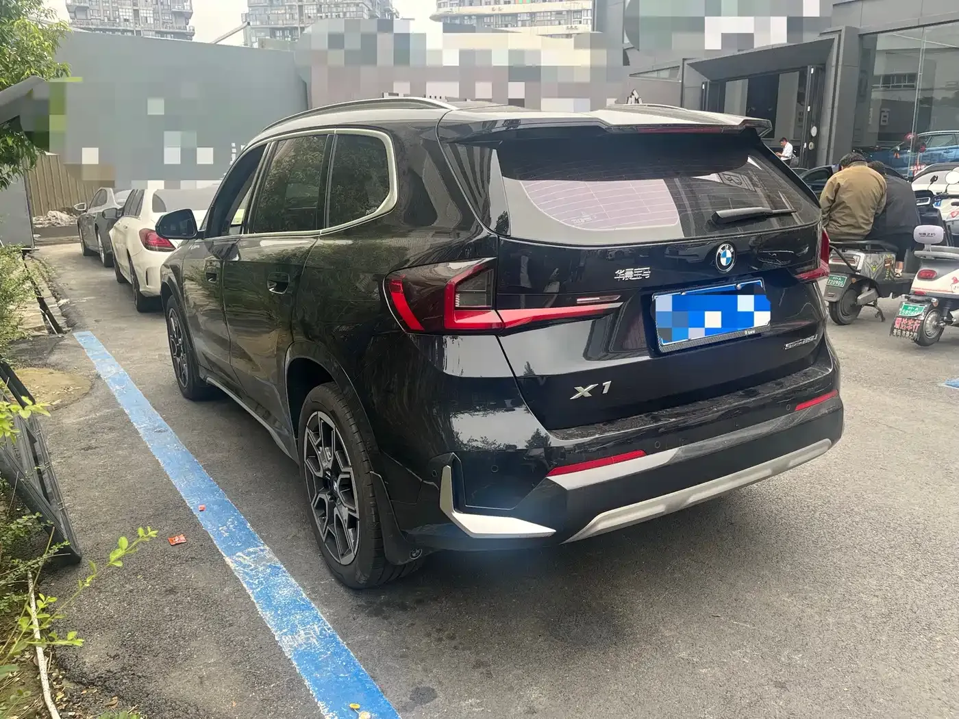 BMW X1 sDrive25Li X Design Package 2025 — фото 8