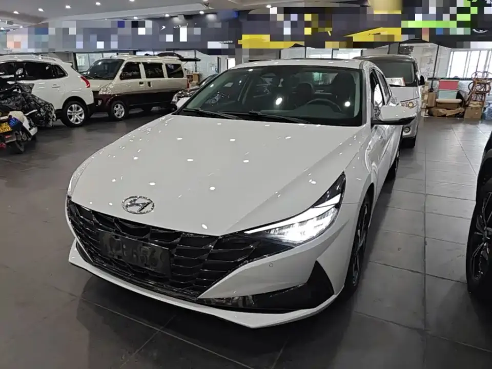 Hyundai Elantra 1.5L CVT LUX Premium Edition 2021