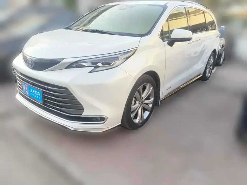 Toyota Sienna 2.5L Hybrid Premium Edition 2024