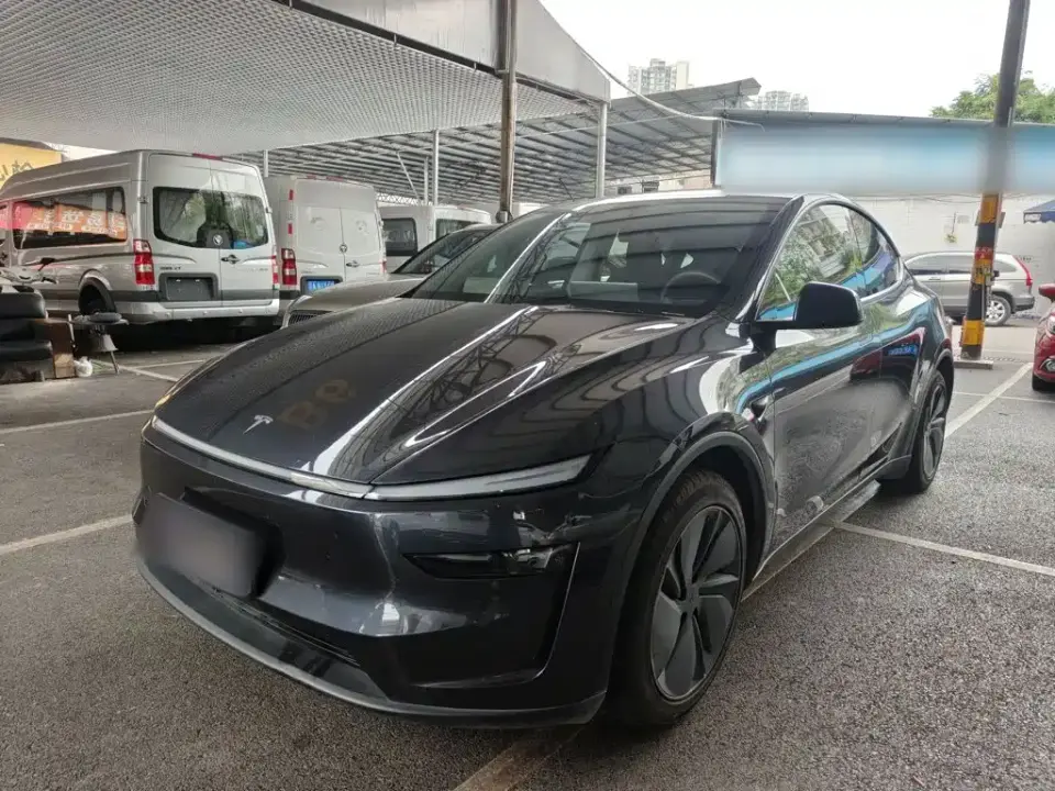 Tesla Model Y Rear-Wheel Drive 2025