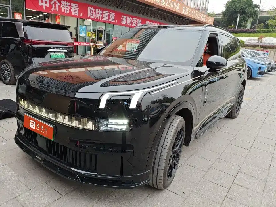 Lynk & Co 900 2.0T Ultra 2025