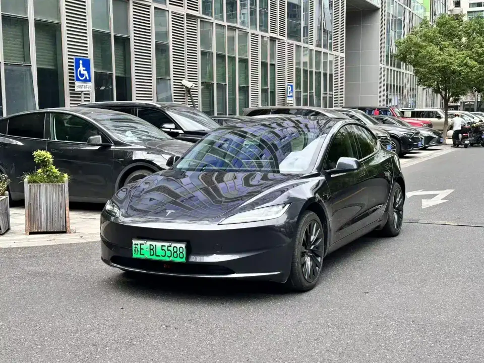 Tesla Model 3 Model Rear-Wheel Drive Edition 2025