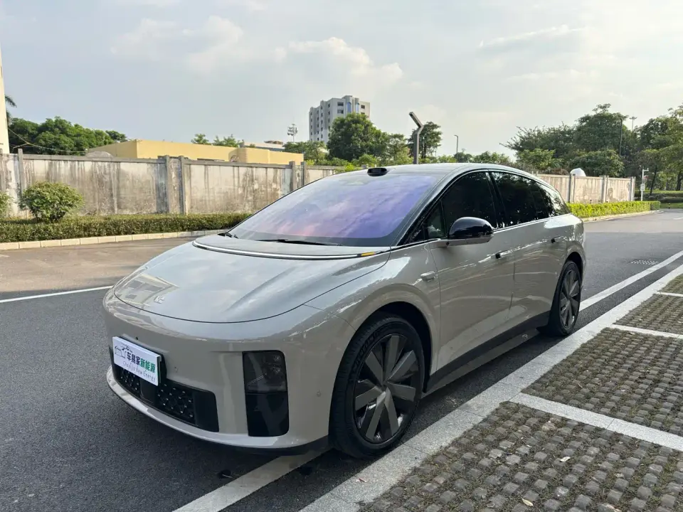 Li Auto i6 4WD Base Model 2026