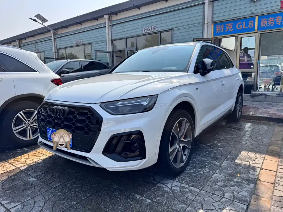 Audi Q5L Model 40 TFSI Luxury Dynamic 2024