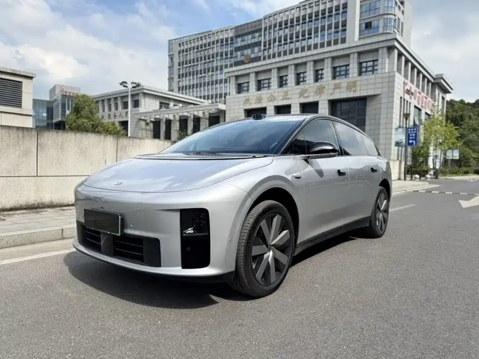 Li Auto i6 4WD Base Model 2026