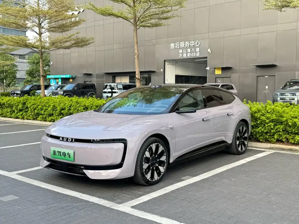Audi E5 Sportback Model Base Version 2025