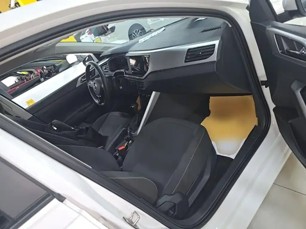 Volkswagen Polo Plus 1.5L Auto Joyful Living Edition 2023 — фото 25