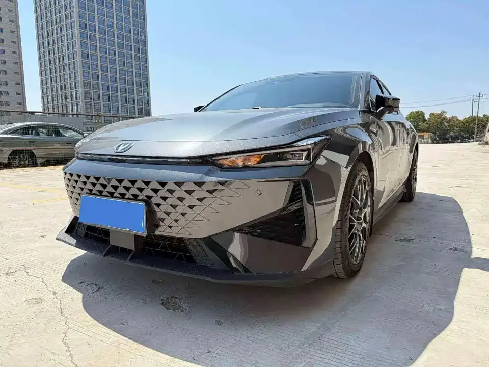 Changan UNI-V 1.5T Deluxe 2024