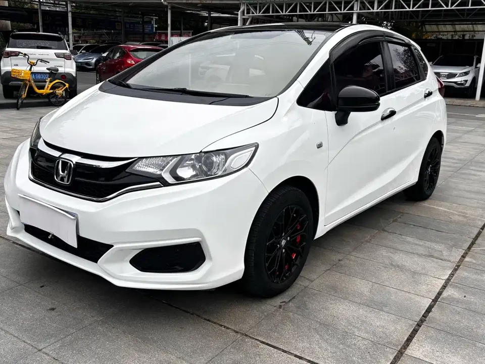 Honda Fit 1.5L CVT Comfort Sunroof Edition 2019