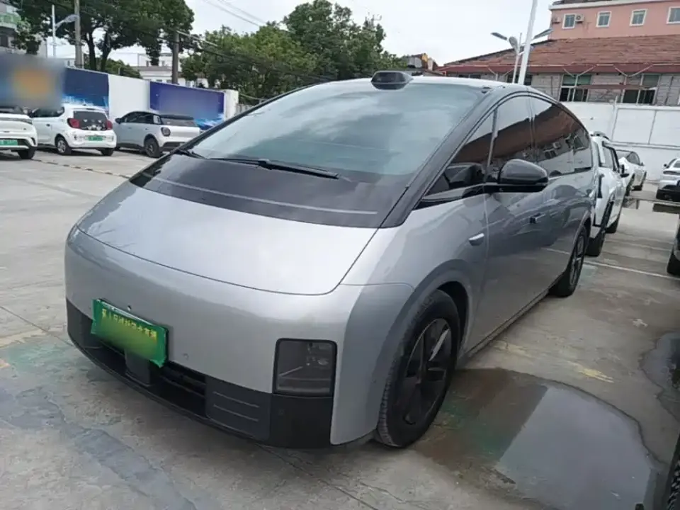 Li Auto MEGA Ultra 2024