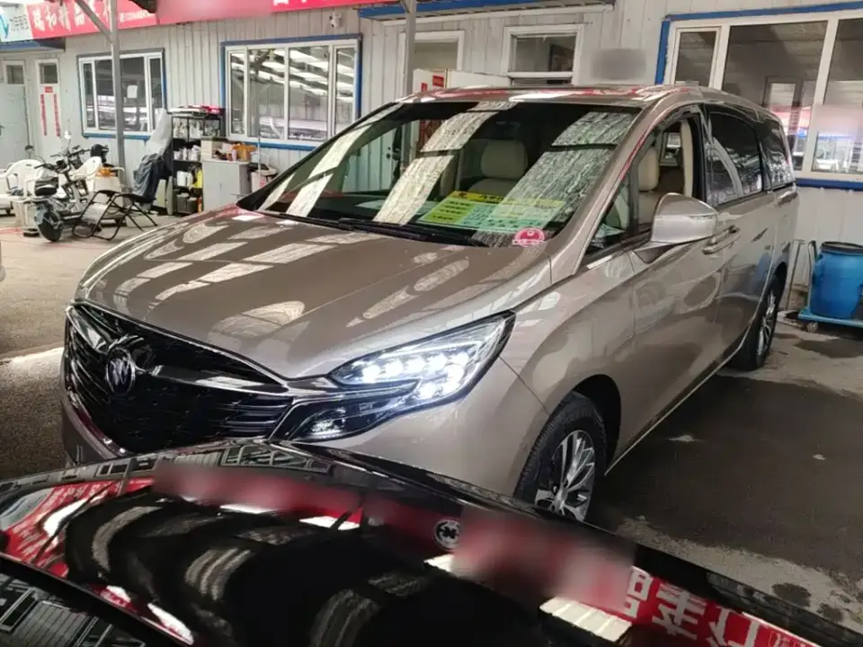 Buick GL8 ES Landmark 653T Premium 2022