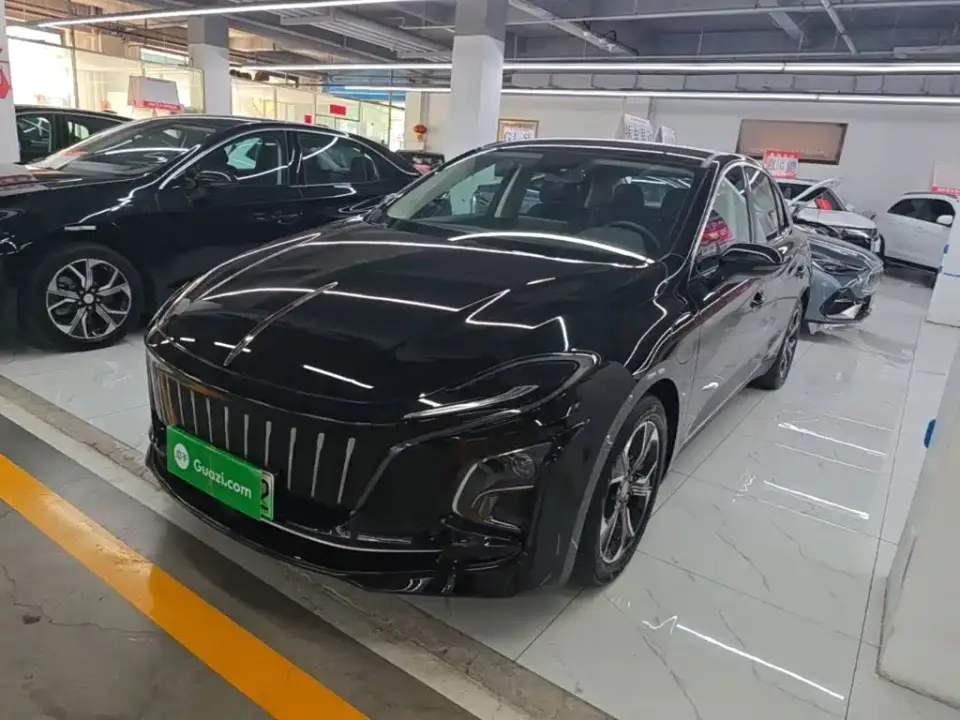 Hongqi E-QM5 Facelift Basic Travel Edition 2024