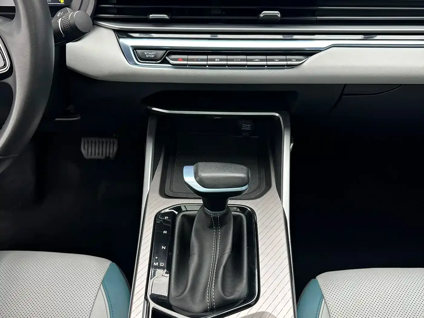 Geely Emgrand 4th Gen Champion Edition 1.5L CVT Flagship 2023 — фото 15