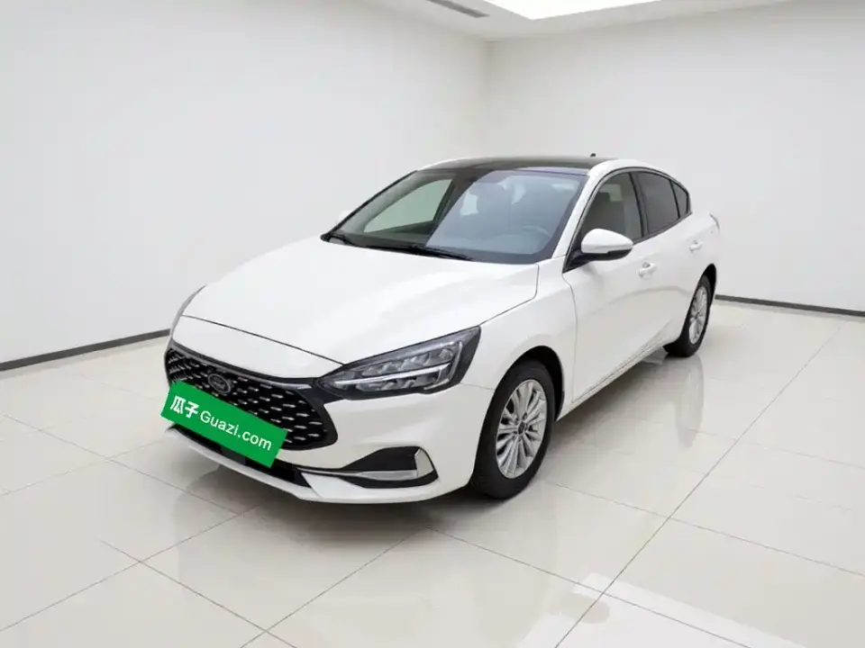 Ford Focus Sedan EcoBoost 180 Auto Trend 2022