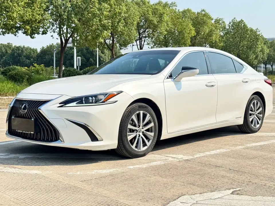 Lexus ES 300h Excellence Edition China V 2019