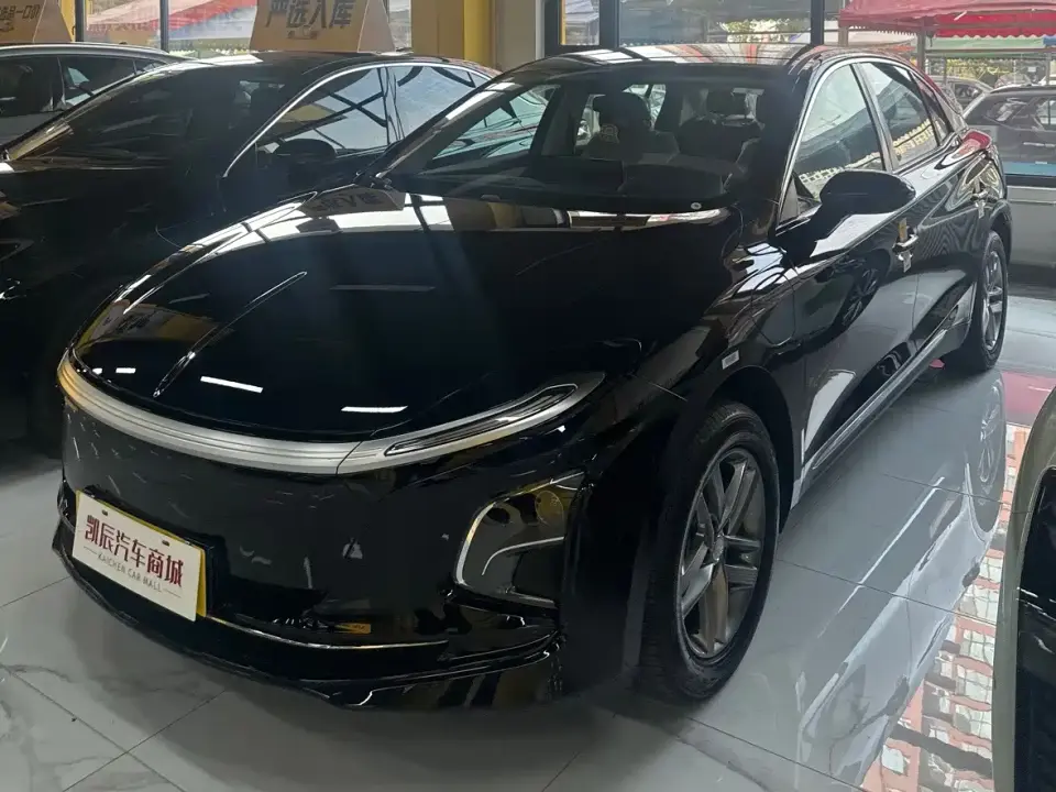 Hongqi E-QM5 610km PLUS 2026