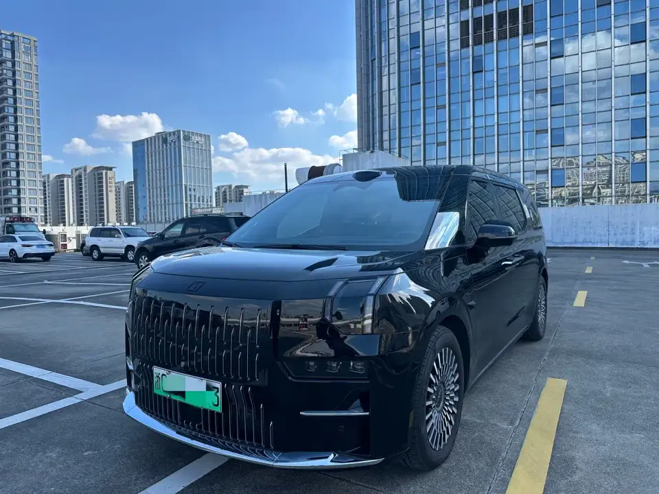 Zeekr 009 6-seat Executive AWD 108kWh 2024