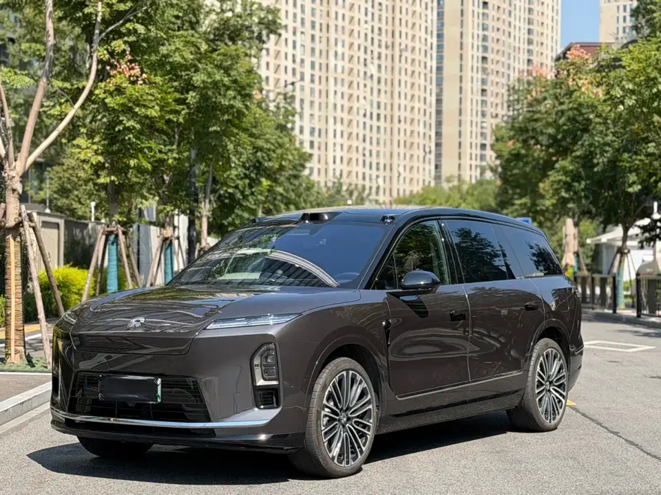 NIO ES8 Base Model 2025