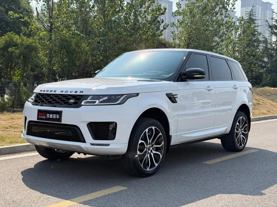 Land Rover Range Rover Sport 3.0 L6 Gloss Black Edition 2021