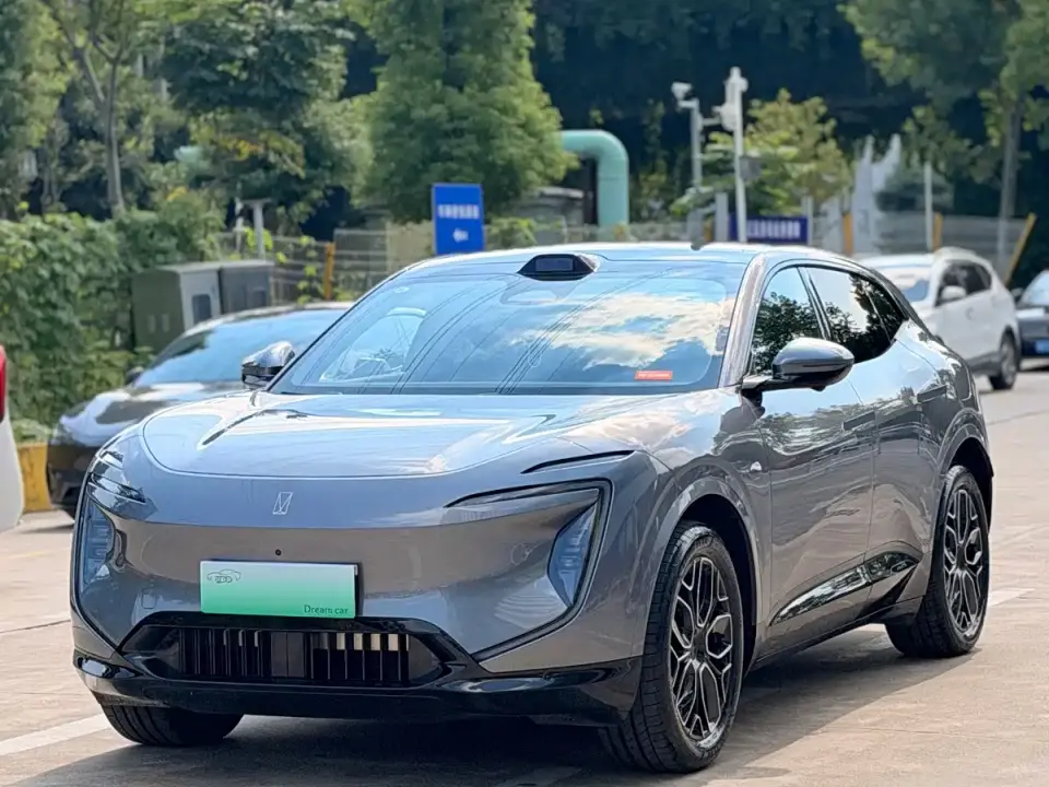Avatr 07 model Ultra EV AWD 2025