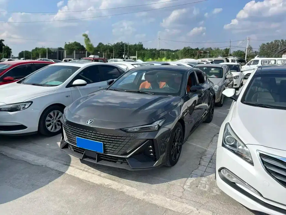 Changan UNI-V 1.5T Premium Model 2022