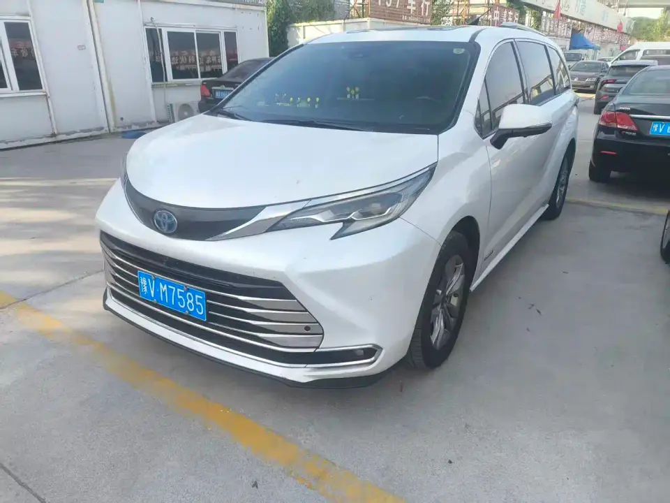 Toyota Sienna 2.5L Hybrid Comfort Edition 2023