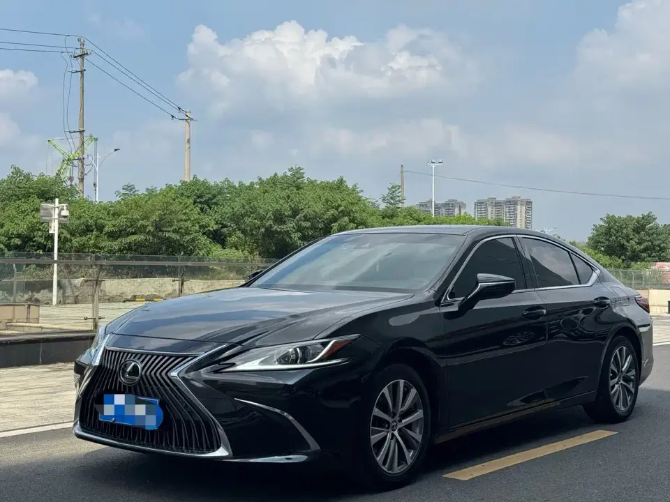 Lexus ES 200 Excellence 2020