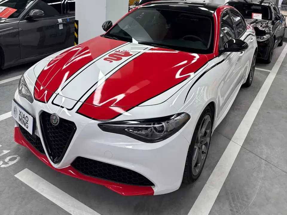 Alfa Romeo Giulia 2.0T 280HP Luxury Sport Edition 2020