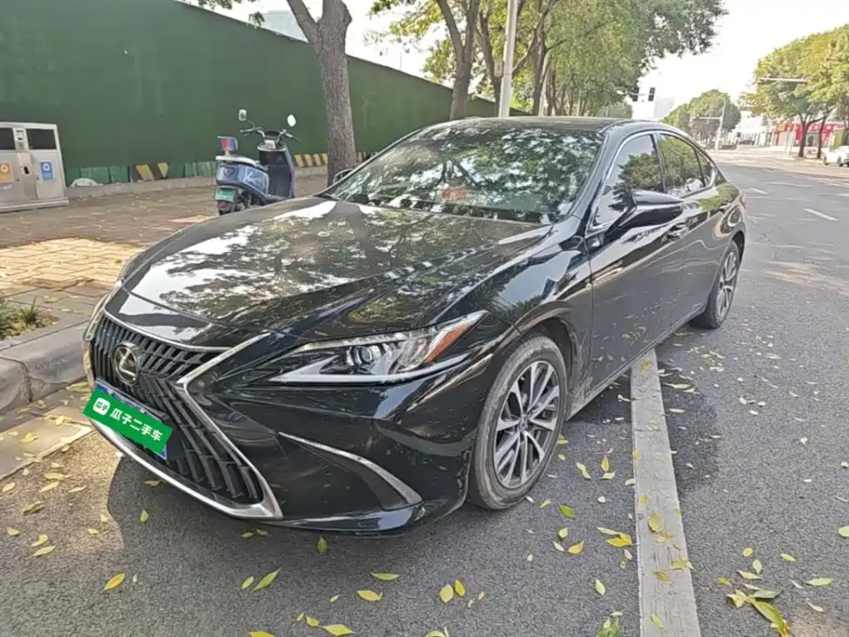 Lexus ES 200 Excellence Edition 2023