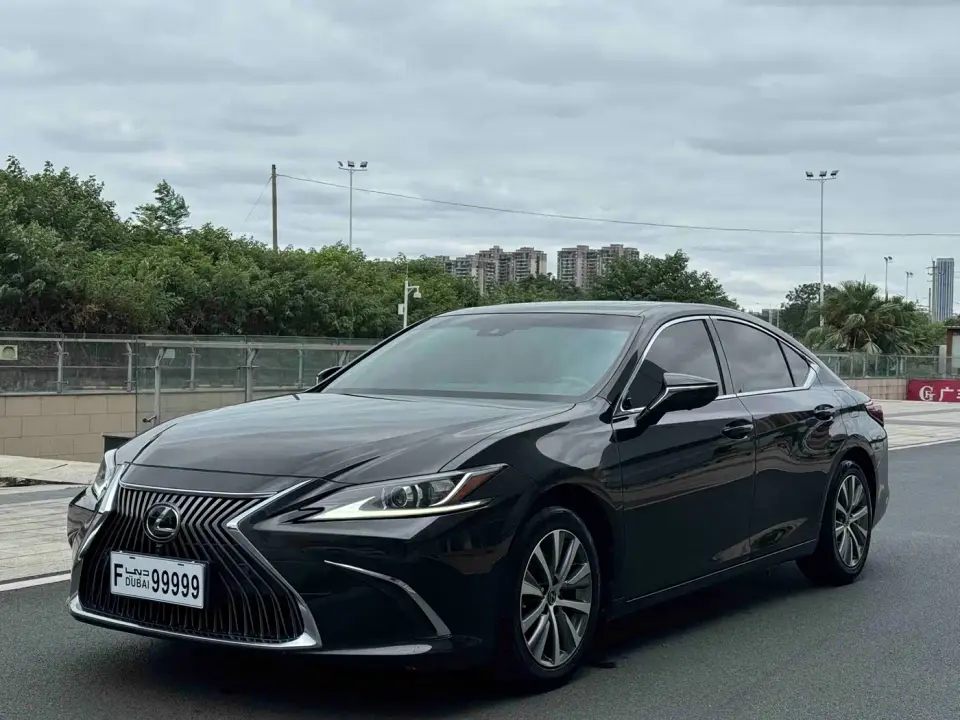 Lexus ES 200 Excellence 2020