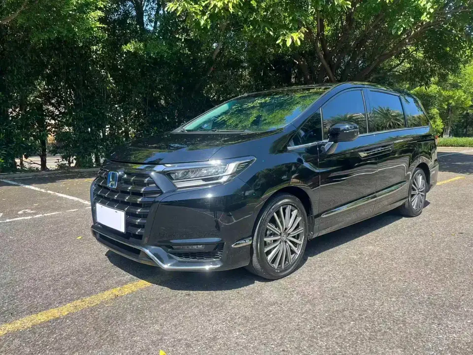 Honda Elysion 2.0L e:HEV Classic Edition 2025