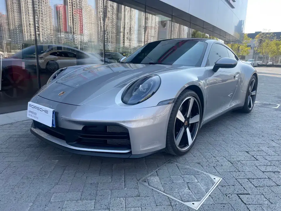 Porsche 911 Carrera 3.0T 2025