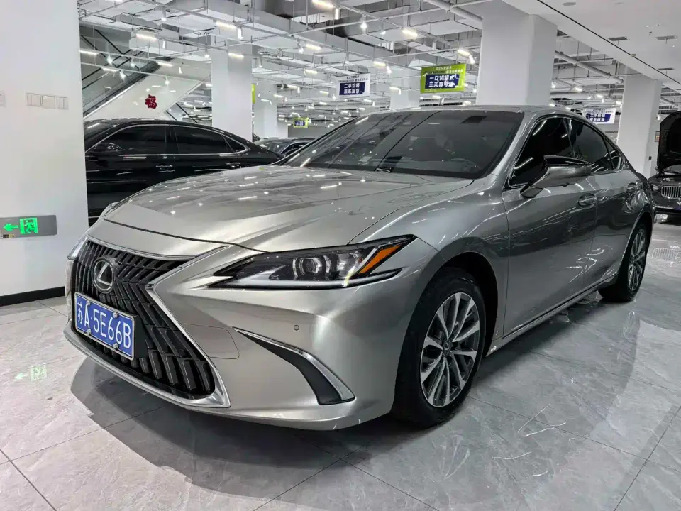 Lexus ES 200 Excellence Edition 2023
