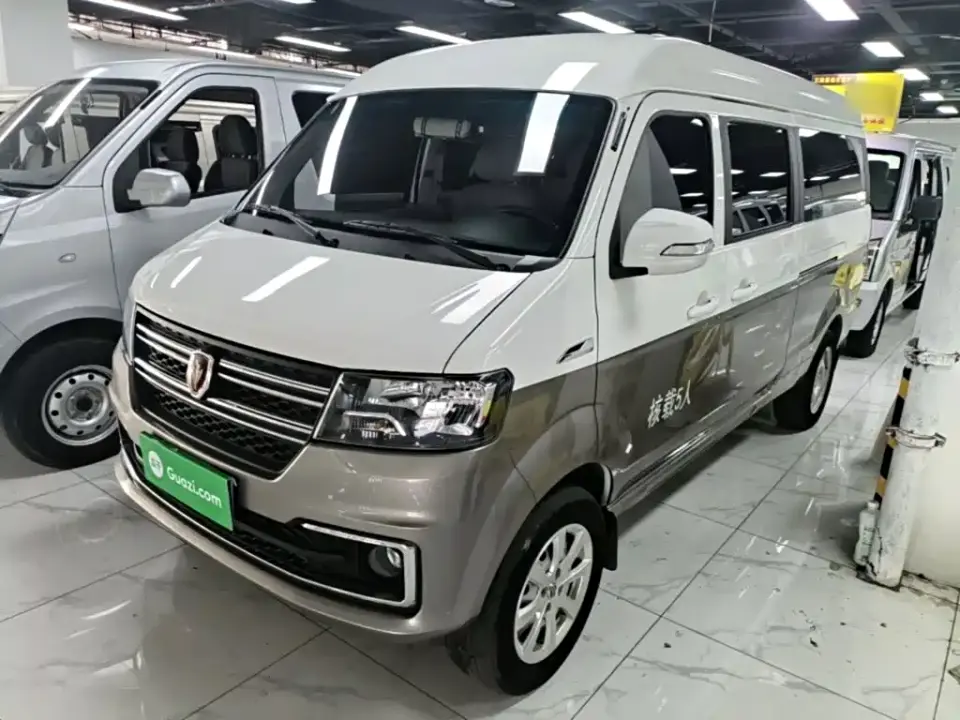 Jinbei New Hiace X30L Fortune Edition Passenger Van 5/6/7-seater with Front AC 2025
