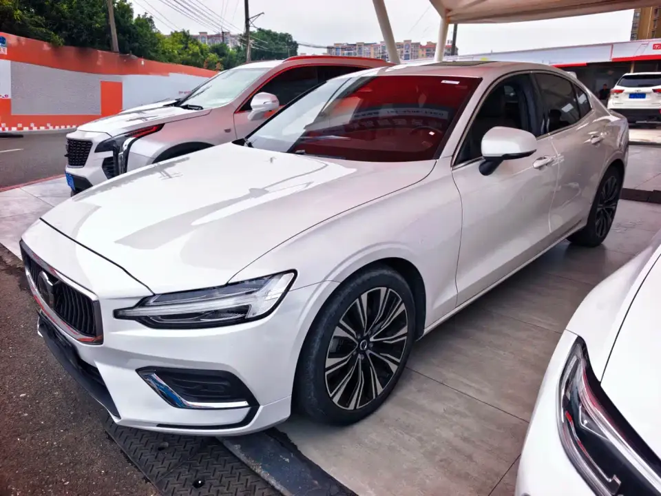 Volvo S60 B4 Inscription Luxury Edition 2024