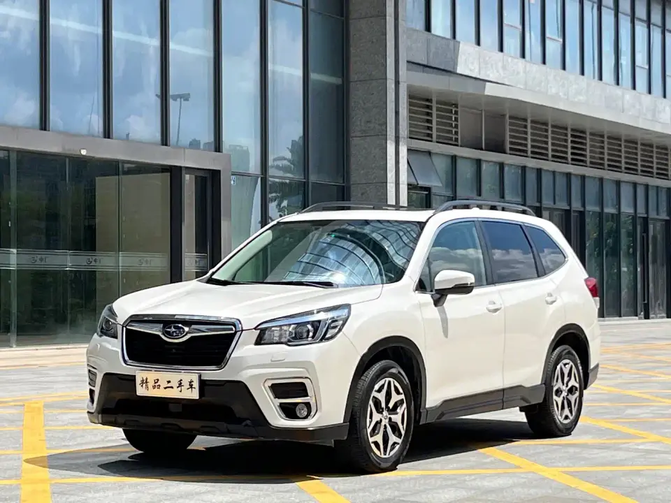 Subaru Forester 2.0i Luxury Edition 2022