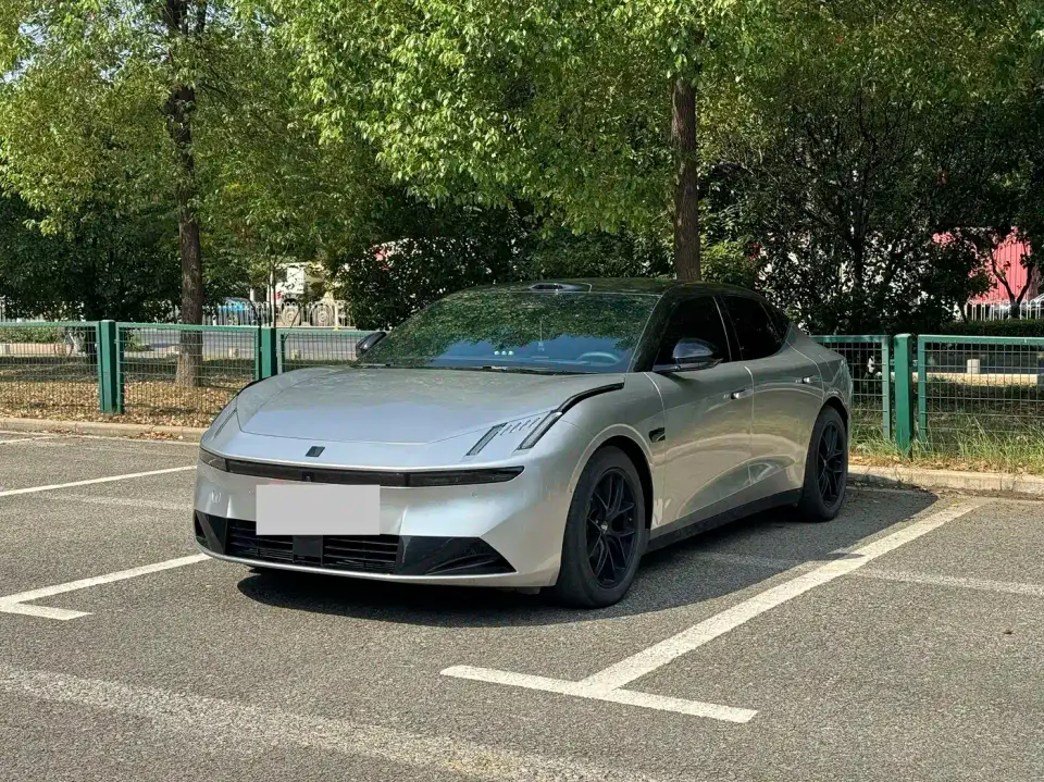 Lynk & Co 10 EM-P 240 AWD Ultra Sport Edition 2025