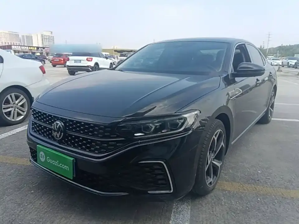 Volkswagen Passat 380TSI Starlight Luxury Edition 2024