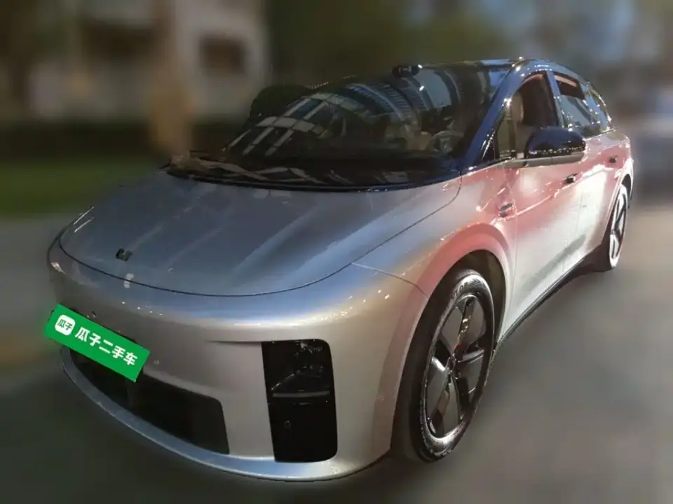 Li Auto i6 2WD Base Model 2025