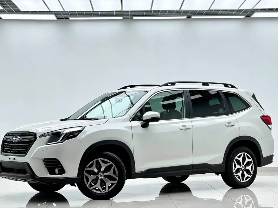 Subaru Forester 2.0i AWD Luxury Edition with EyeSight 2023