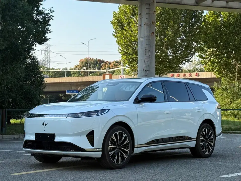 Dongfeng Yipai eπ008 6-seater Pure Electric Family Edition 2026