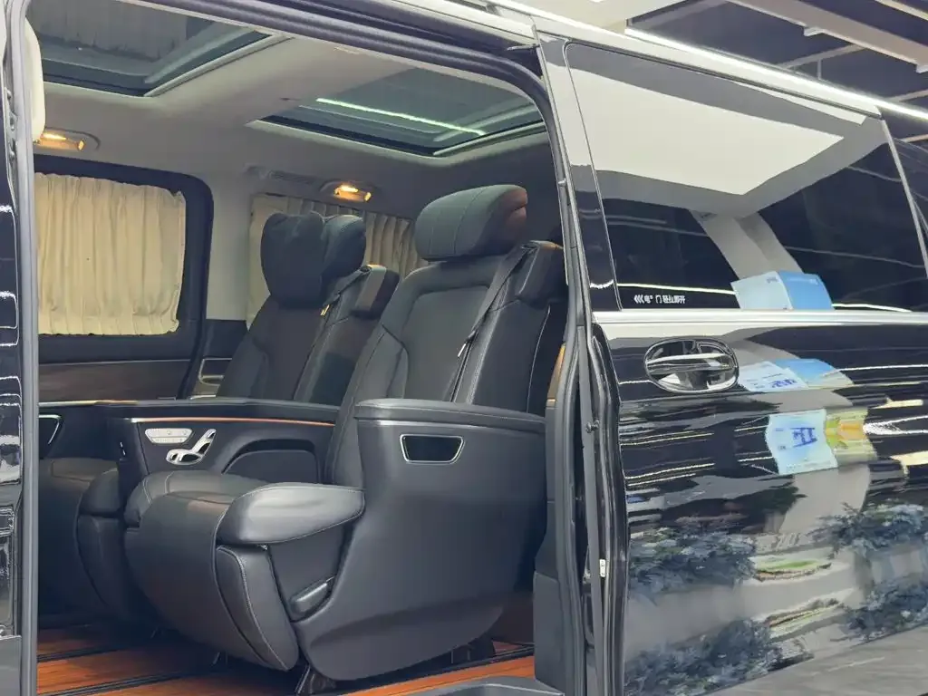 Mercedes-Benz V-Class V 260 L Long Wheelbase Luxury Edition 2022 — фото 10