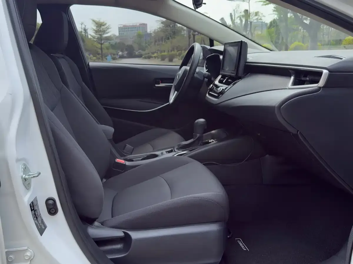 Toyota Corolla Hybrid 1.8L E-CVT Pioneer Edition 2022 — фото 11