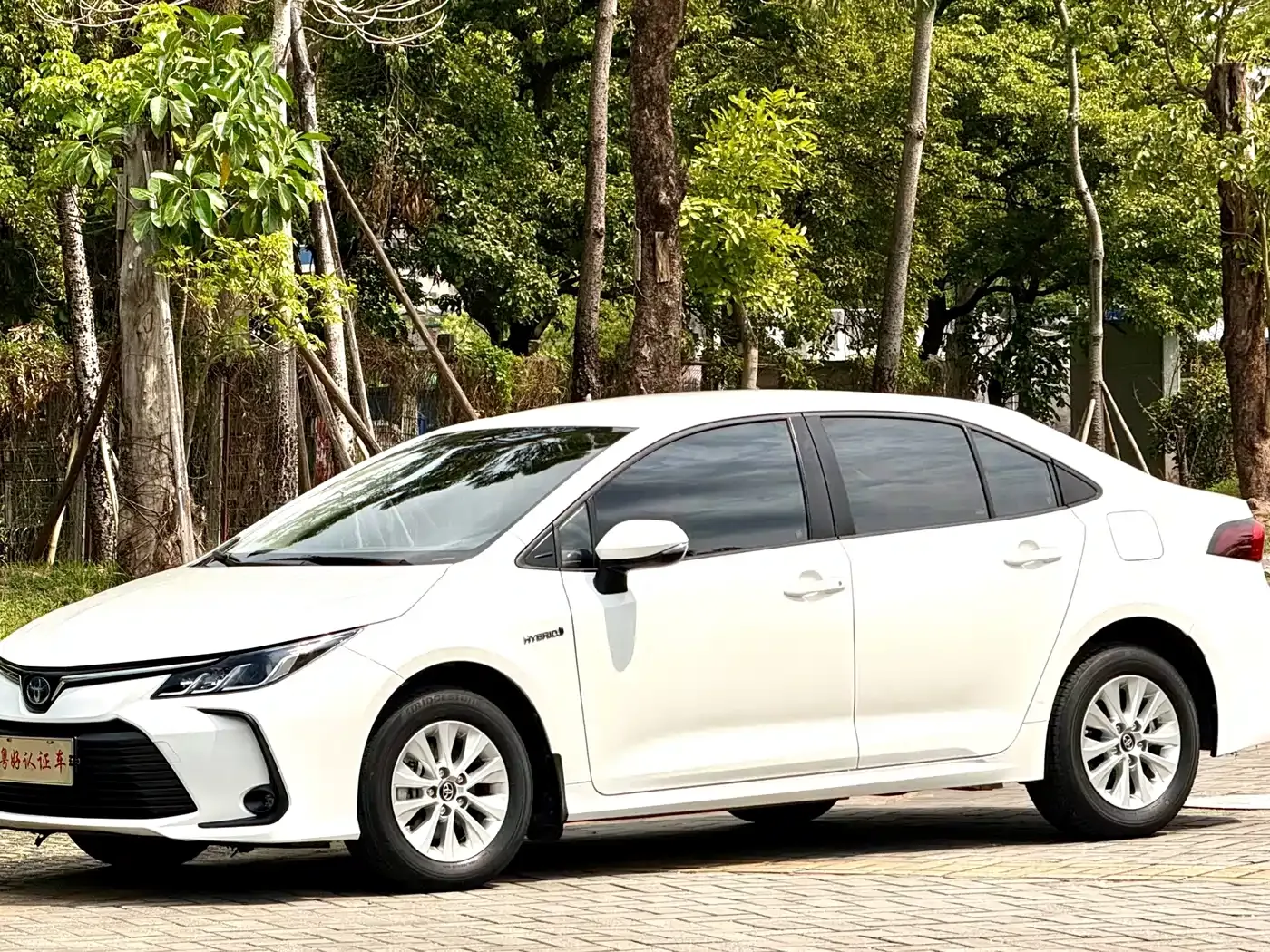 Toyota Corolla Hybrid 1.8L E-CVT Pioneer Edition 2022 — фото 2