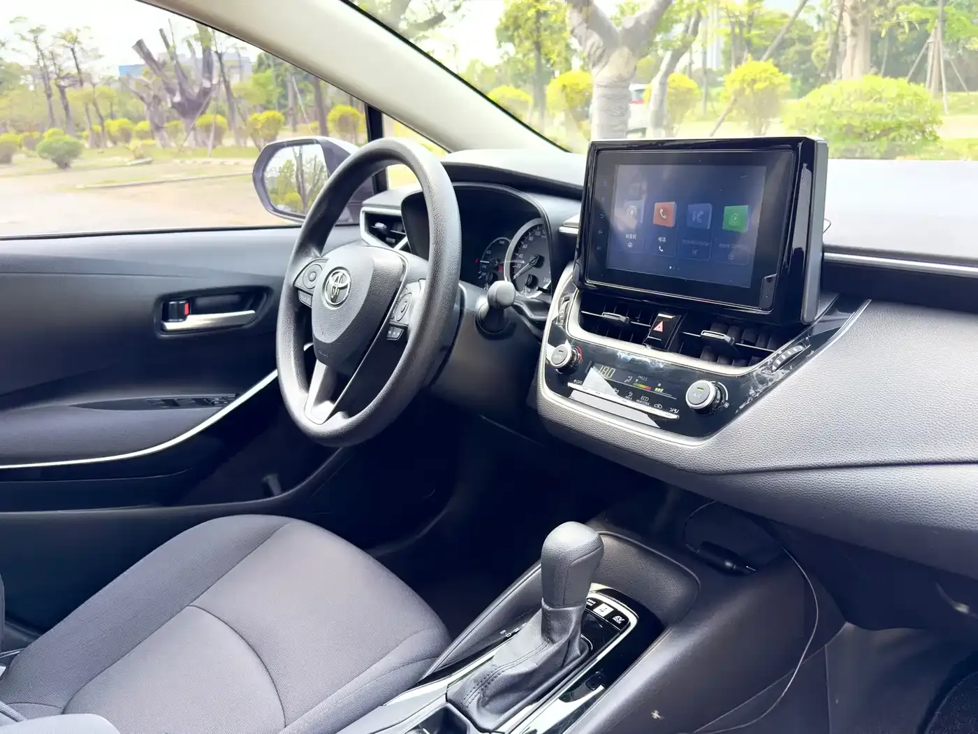 Toyota Corolla Hybrid 1.8L E-CVT Pioneer Edition 2022 — фото 12